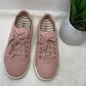 Woman’s vionic shoes Blush Pink  Sneakers size 8.5